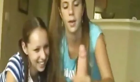 Sarah iki siyah horoz erotik sexs sahneleri alır