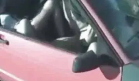 Anne dilinde erotik sex film video oğlunu sürmek