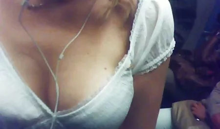 Kaçınılmaz olan Jennifer karanlık, güçlü bir erotik teen video performans
