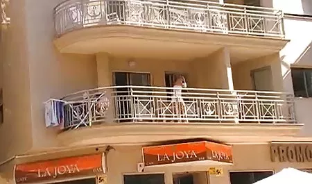 Zencefil ve Sandra cam yapay penis ile birbirlerine lanet erotıc videolar