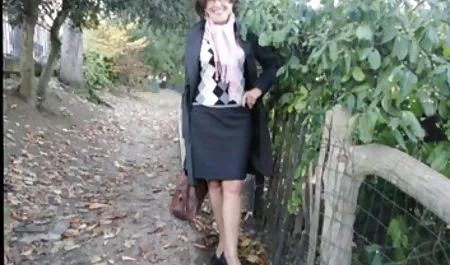 Dövmeli loni Evans Gaga vintage erotik video oturur