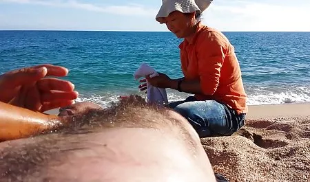 Eşek türk ünlülerin erotik videoları su içinde Azgın genç kadın Daphne Clyde için bir anal bırakmak ૦