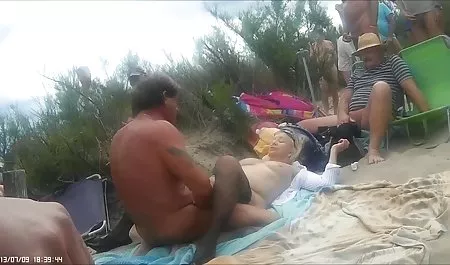 Seksi MİLF Erica Lauren anal en yeni erotik video zevk