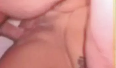 Sevimli büyük homemade erotik göğüsler sarışın yapıyor