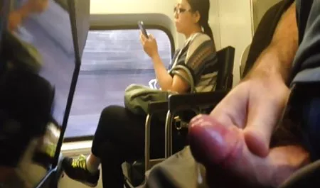 İç çamaşırı sulu latin erotik video Asyalı sürtük köpek kemiği alır